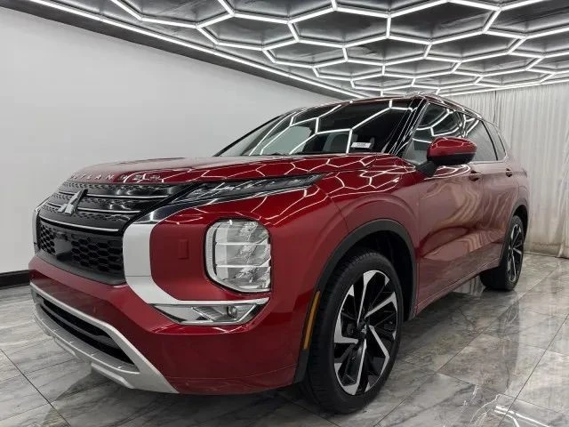 2022 Mitsubishi Outlander - Image 3 of 12