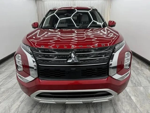2022 Mitsubishi Outlander - Image 2 of 12