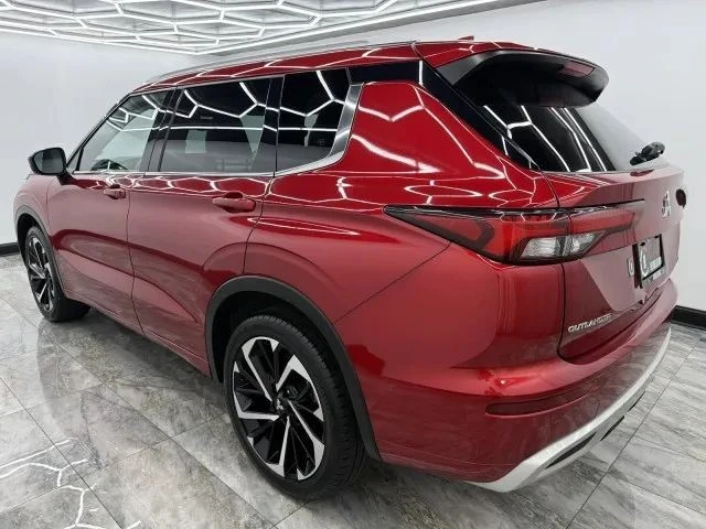 2022 Mitsubishi Outlander - Image 4 of 12