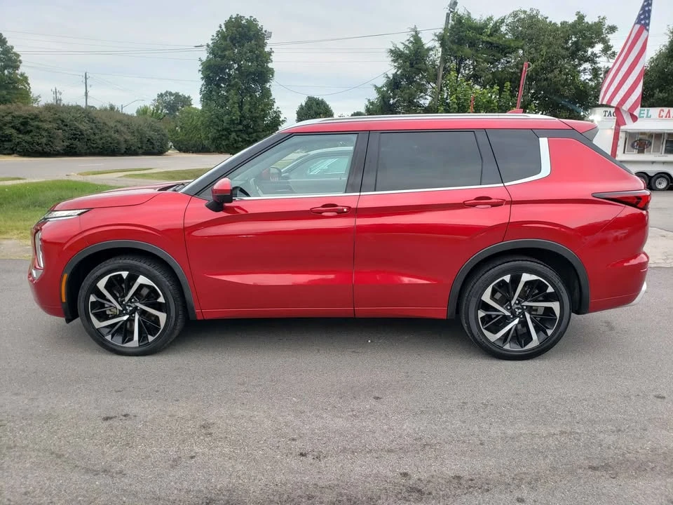 2022 Mitsubishi Outlander - Image 3 of 9