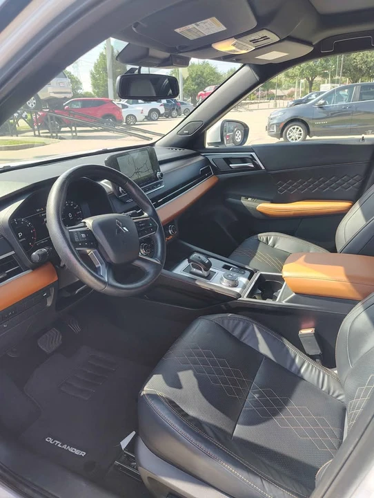 2022 Mitsubishi Outlander - Image 6 of 8