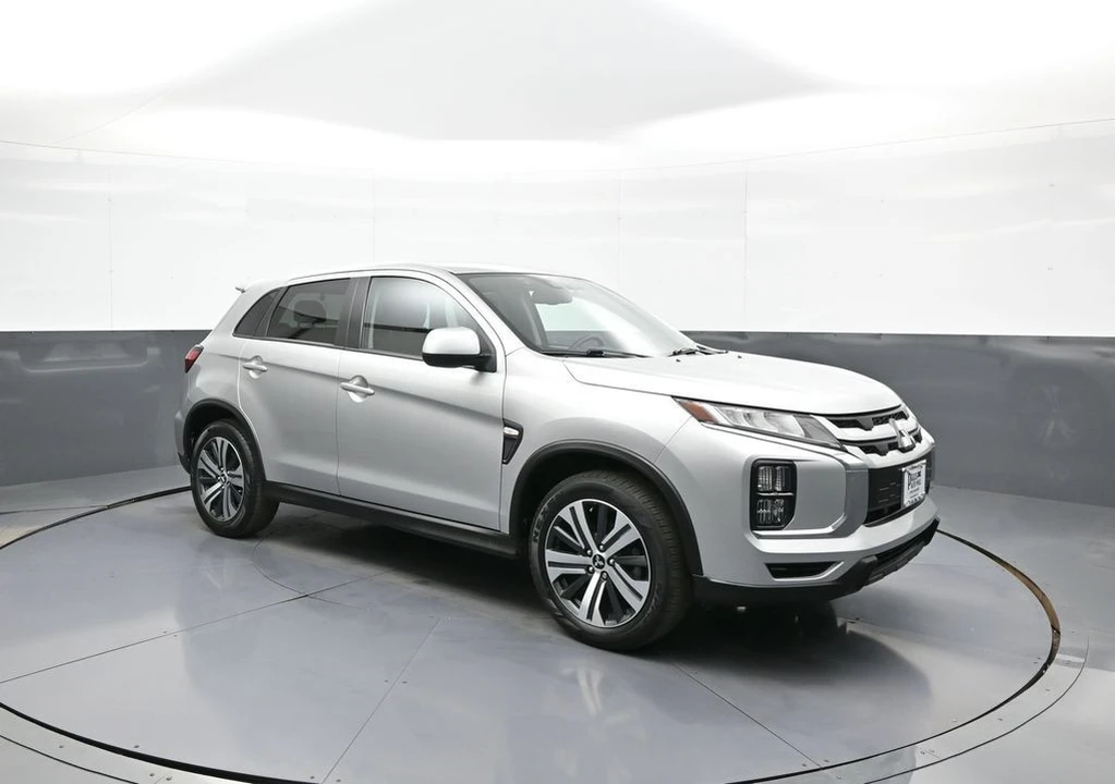 2022 Mitsubishi Outlander - Image 4 of 21