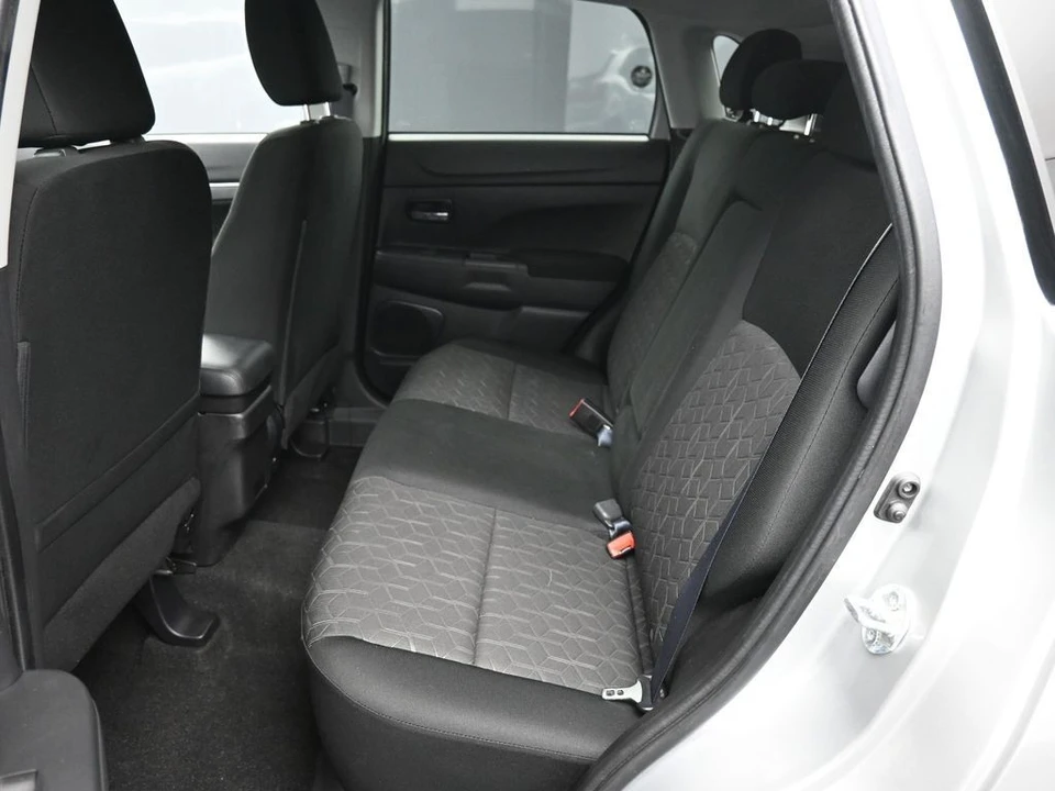 2022 Mitsubishi Outlander - Image 20 of 21