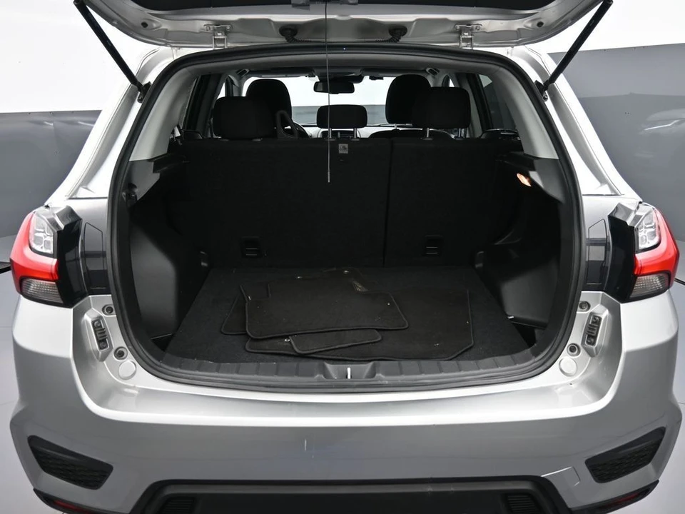 2022 Mitsubishi Outlander - Image 21 of 21