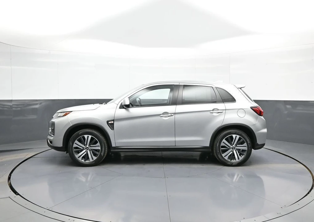 2022 Mitsubishi Outlander - Image 9 of 21