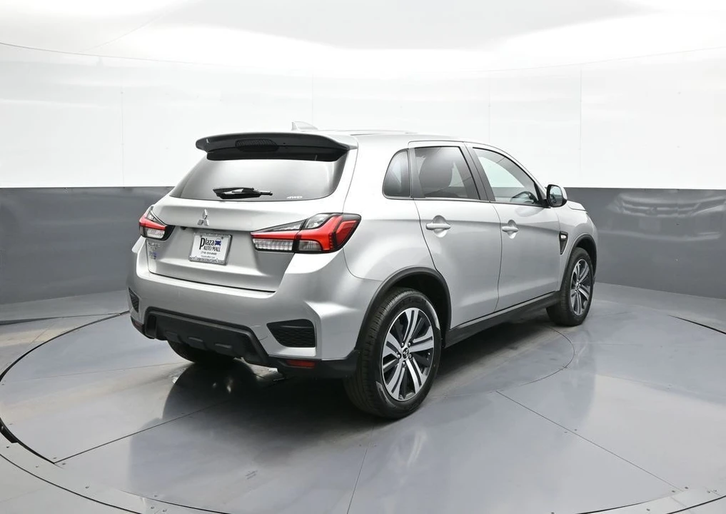 2022 Mitsubishi Outlander - Image 6 of 21
