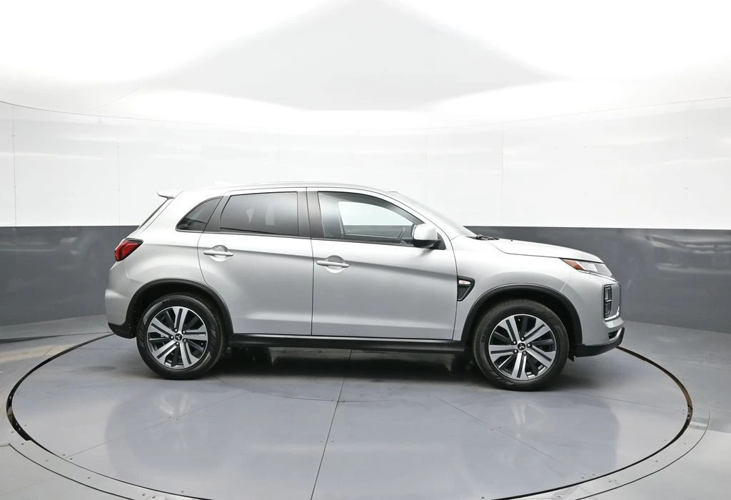2022 Mitsubishi Outlander - Image 5 of 21