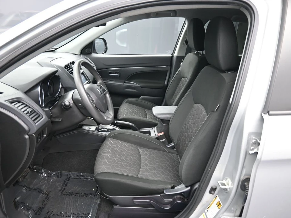 2022 Mitsubishi Outlander - Image 18 of 21