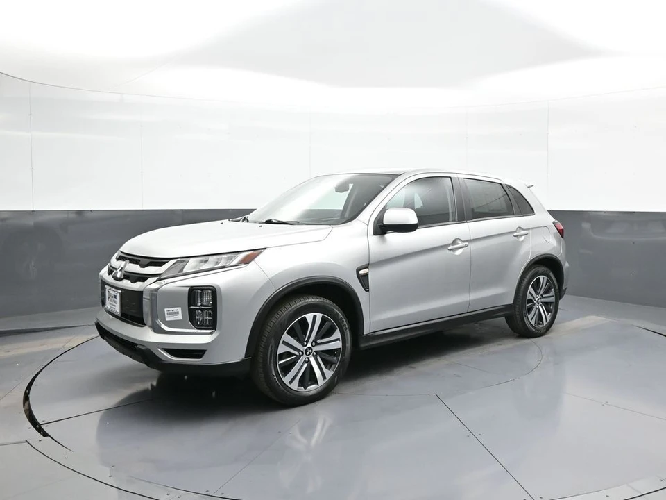 2022 Mitsubishi Outlander - Image 10 of 21