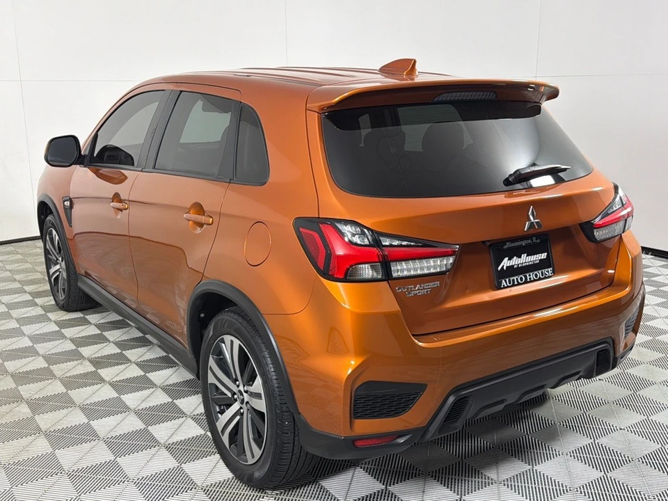 2022 Mitsubishi Outlander - Image 7 of 21