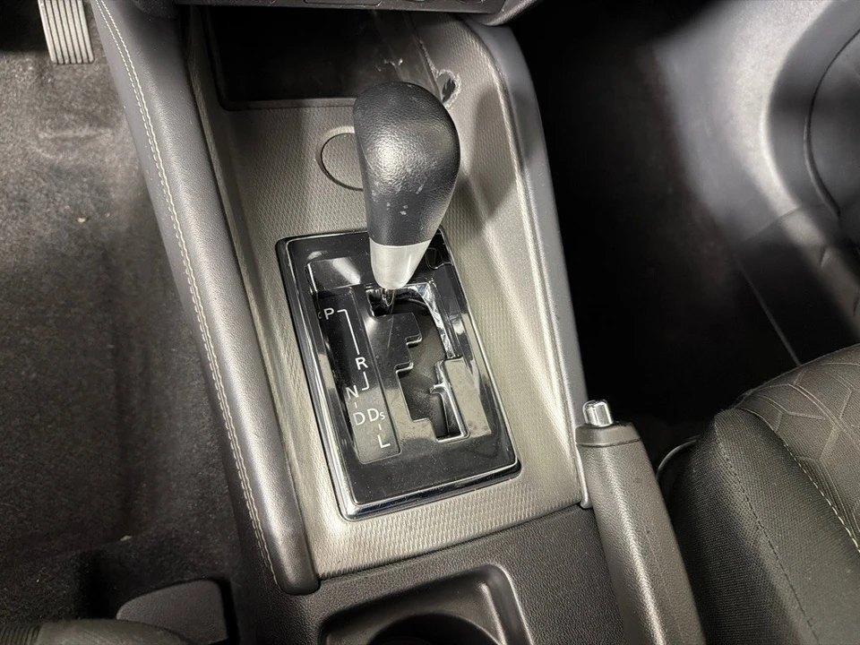 2022 Mitsubishi Outlander - Image 17 of 21