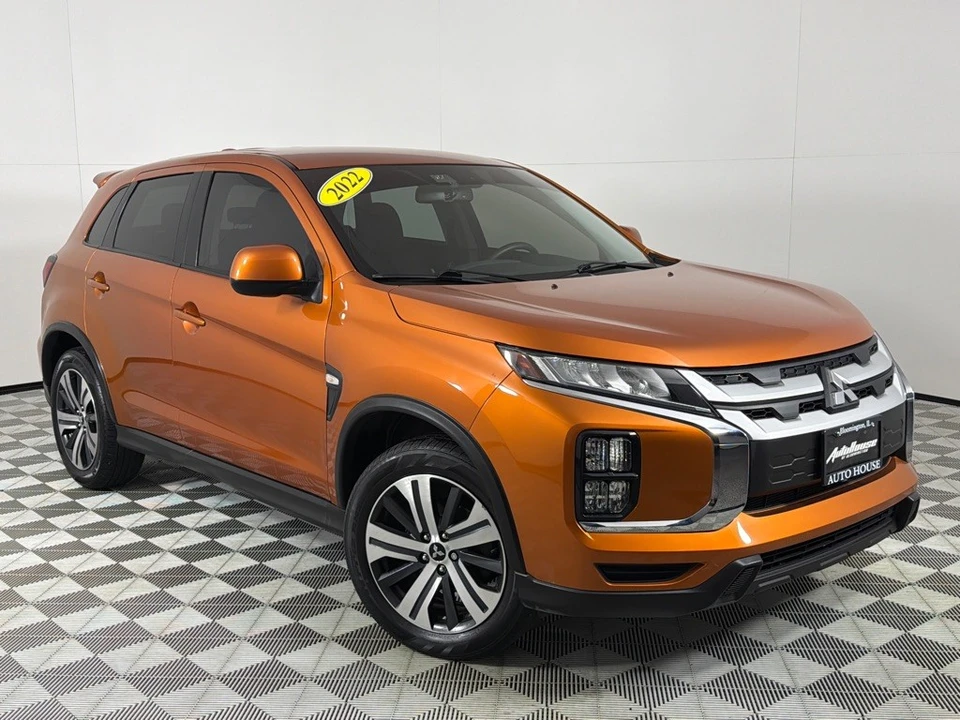 2022 Mitsubishi Outlander - Image 2 of 21