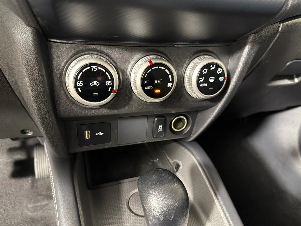 2022 Mitsubishi Outlander - Image 16 of 21