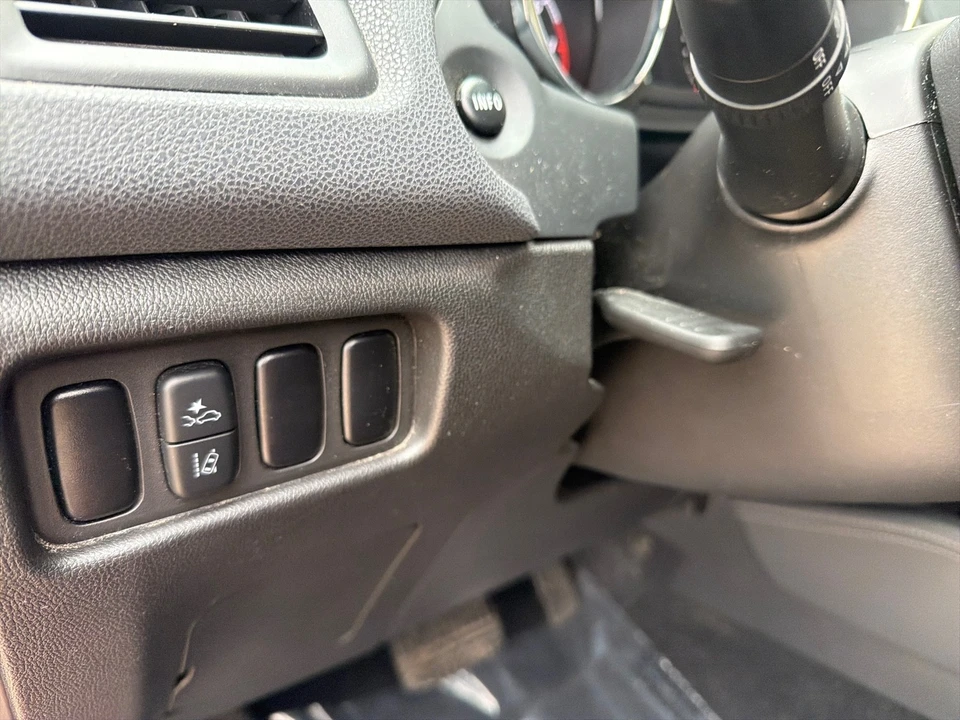 2022 Mitsubishi Outlander - Image 18 of 21