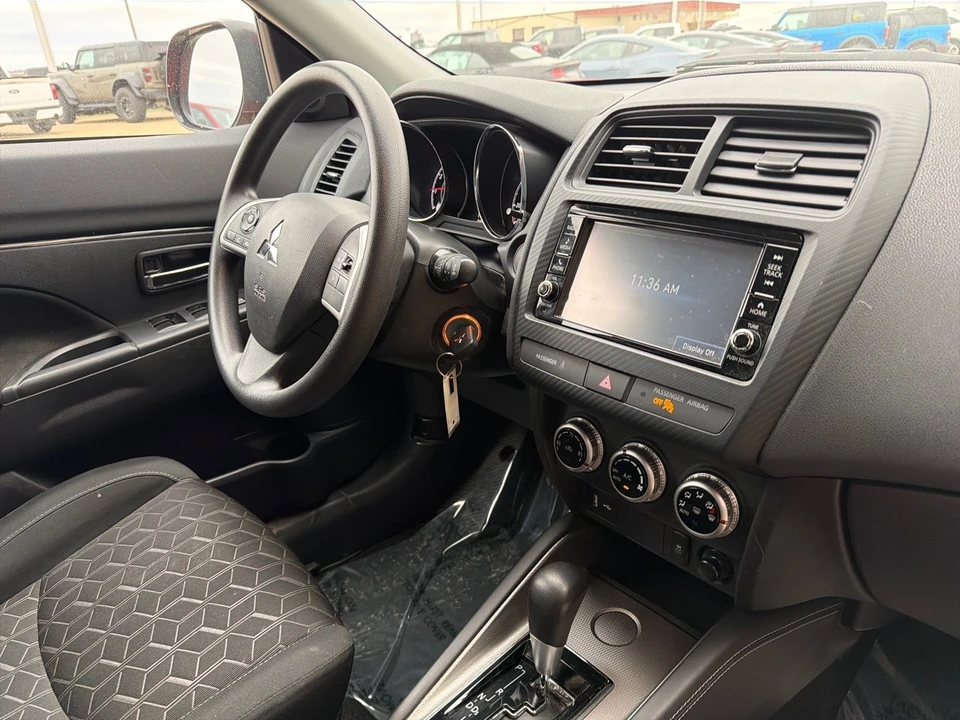 2022 Mitsubishi Outlander - Image 15 of 21