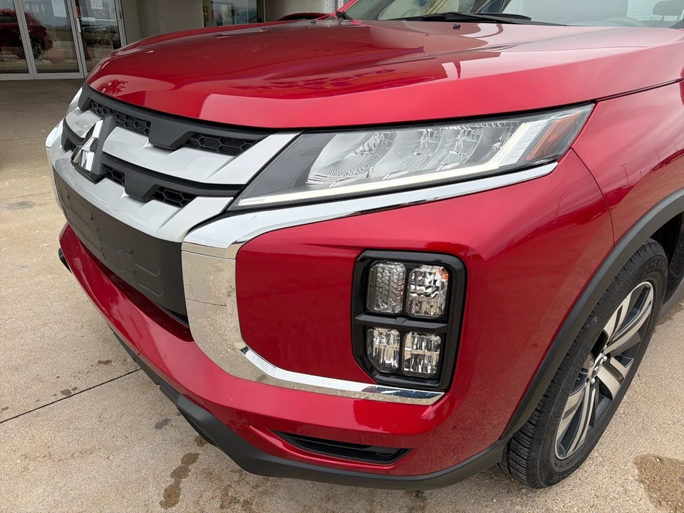 2022 Mitsubishi Outlander - Image 4 of 21
