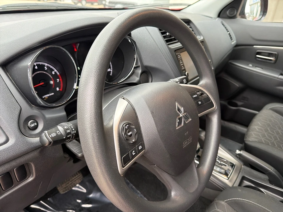 2022 Mitsubishi Outlander - Image 19 of 21