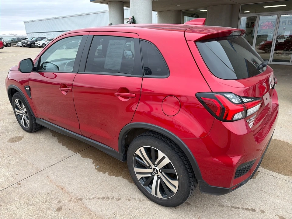 2022 Mitsubishi Outlander - Image 5 of 21