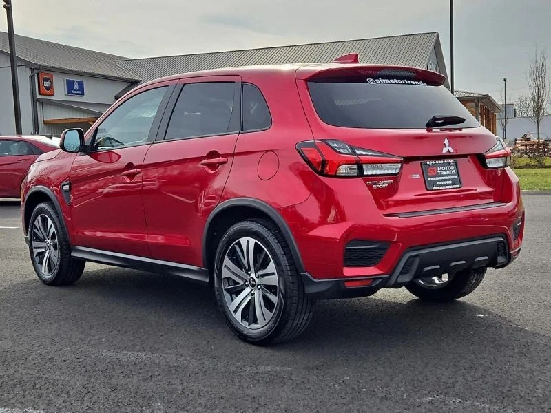 2022 Mitsubishi Outlander - Image 4 of 12