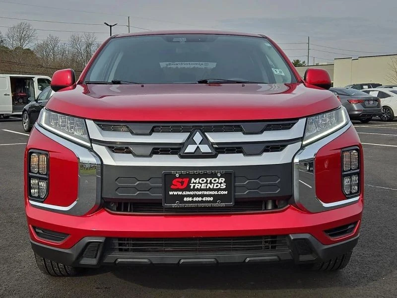 2022 Mitsubishi Outlander - Image 2 of 12