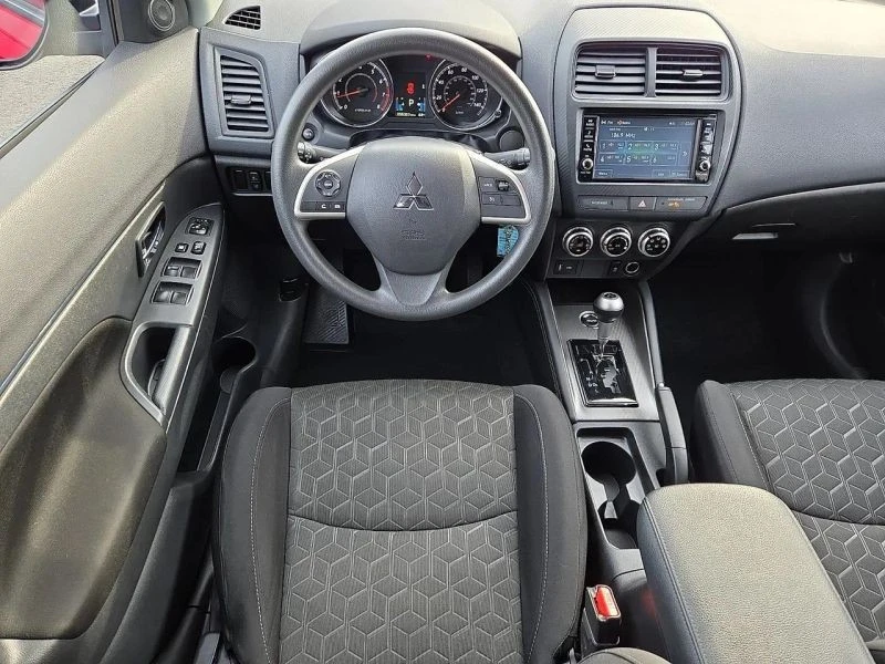2022 Mitsubishi Outlander - Image 11 of 12