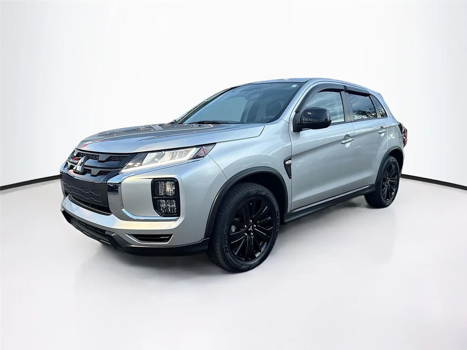 2022 Mitsubishi Outlander - Image 3 of 12