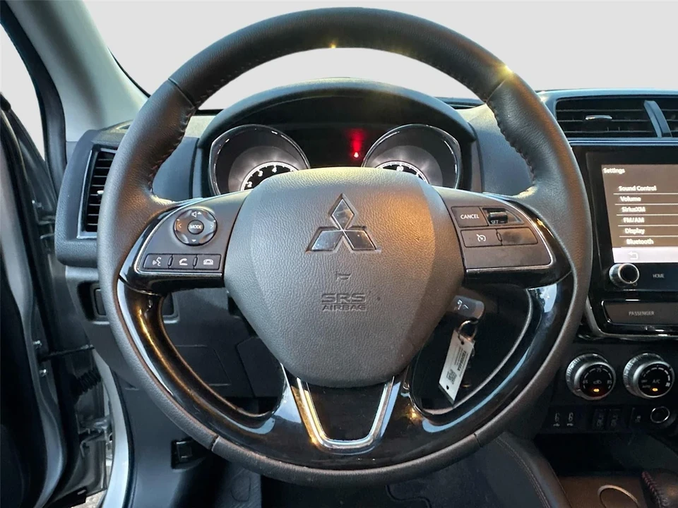 2022 Mitsubishi Outlander - Image 10 of 12