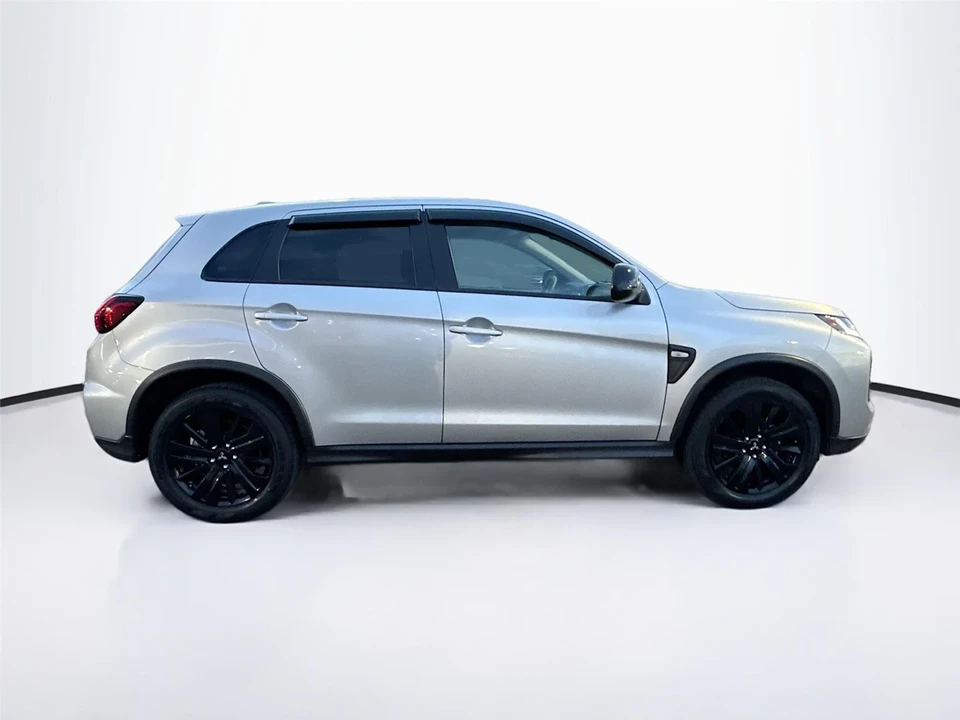 2022 Mitsubishi Outlander - Image 8 of 12