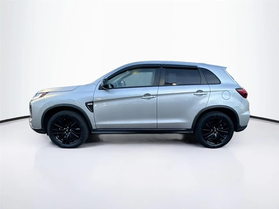 2022 Mitsubishi Outlander - Image 4 of 12