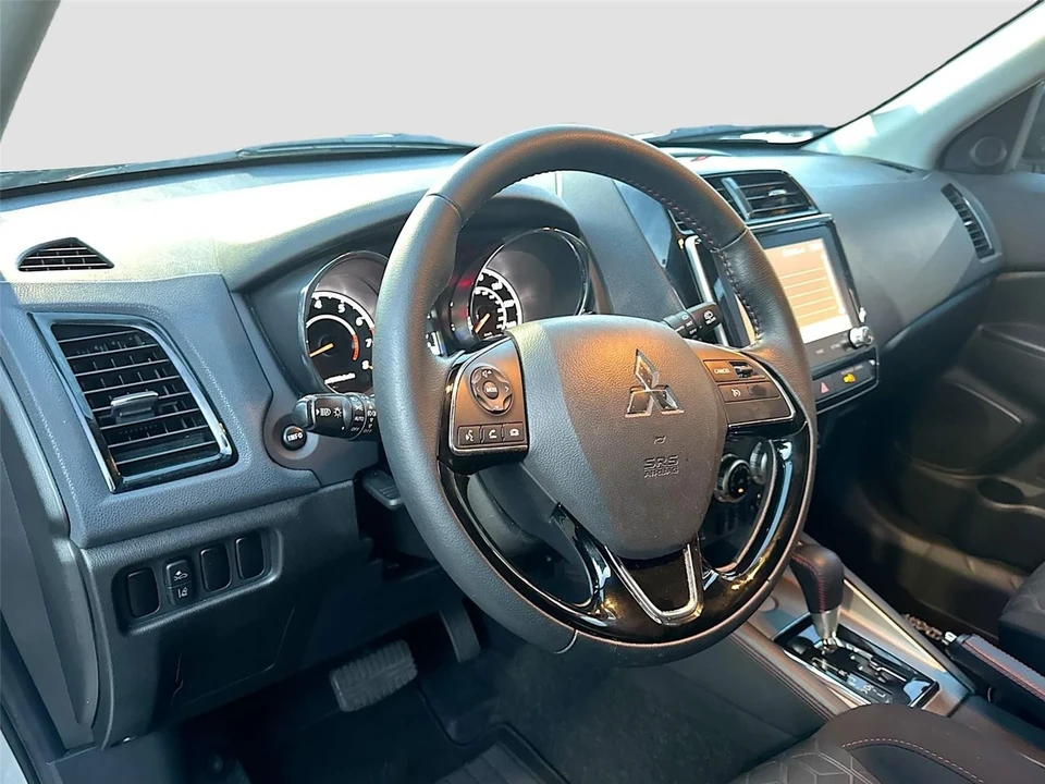 2022 Mitsubishi Outlander - Image 9 of 12
