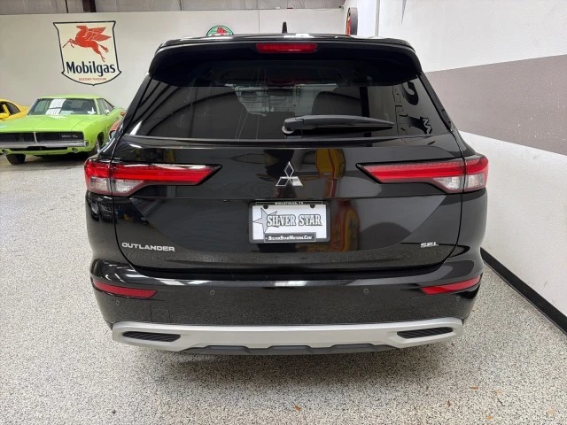 2022 Mitsubishi Outlander - Image 8 of 24