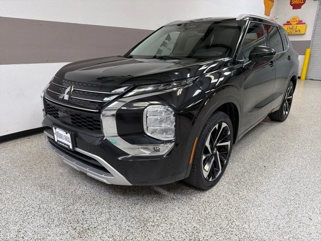 2022 Mitsubishi Outlander - Image 3 of 24