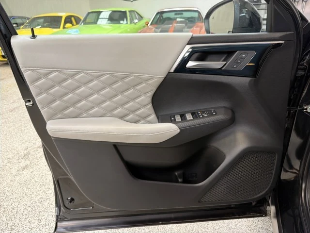 2022 Mitsubishi Outlander - Image 16 of 24