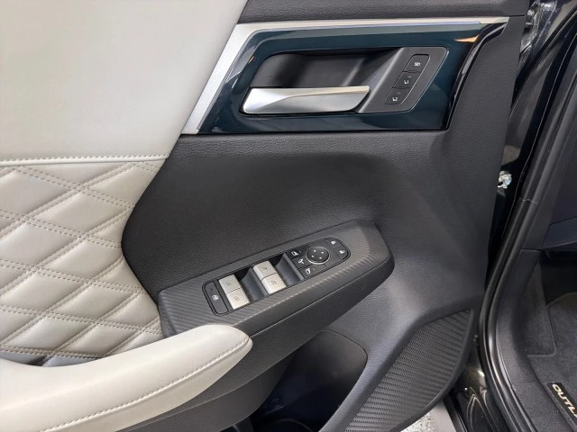 2022 Mitsubishi Outlander - Image 17 of 24