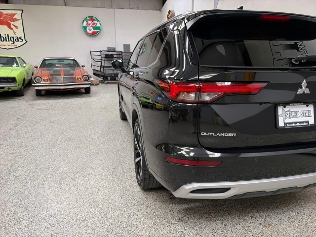 2022 Mitsubishi Outlander - Image 9 of 24