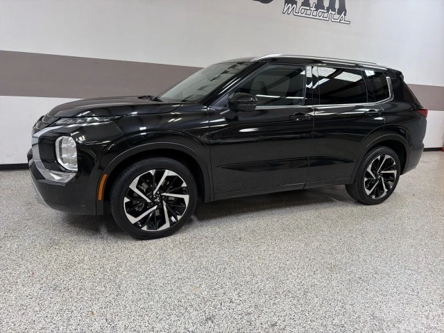 2022 Mitsubishi Outlander - Image 4 of 24