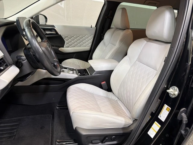 2022 Mitsubishi Outlander - Image 12 of 24
