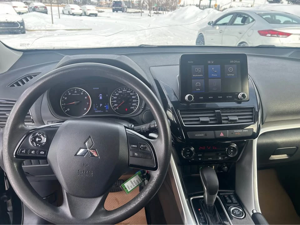 2022 Mitsubishi Eclipse Cross - Image 5 of 10