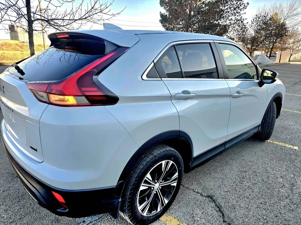 2022 Mitsubishi Eclipse Cross - Image 4 of 17