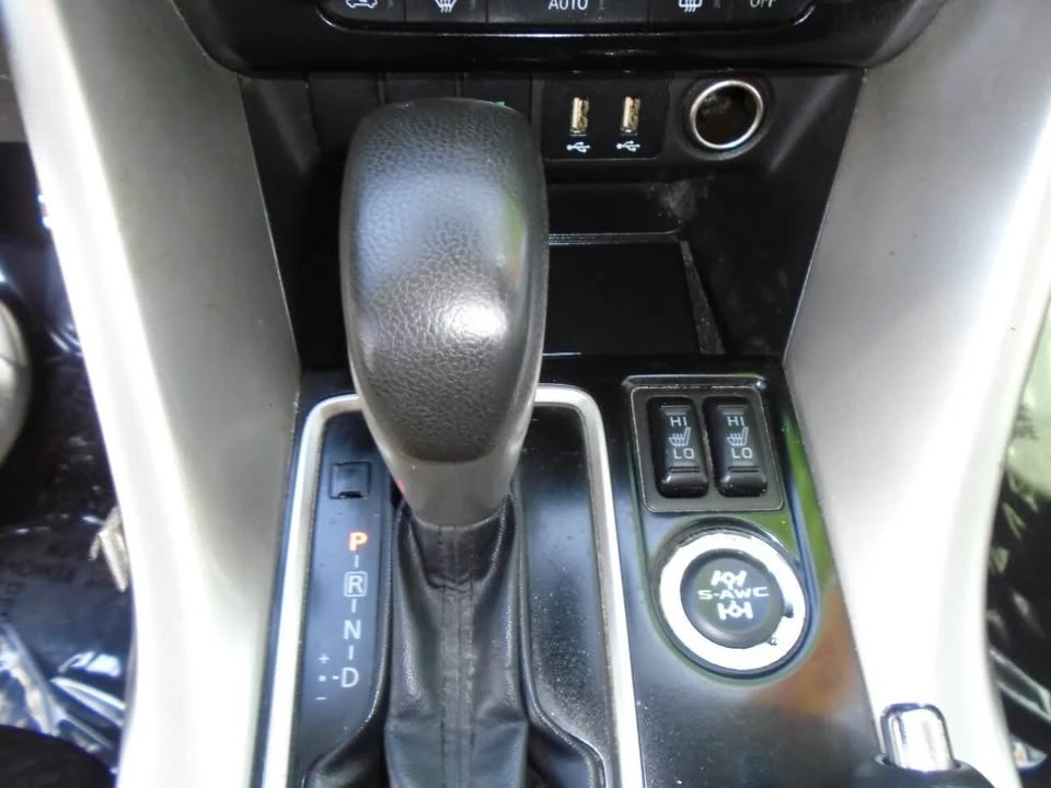 2022 Mitsubishi Eclipse Cross - Image 12 of 19