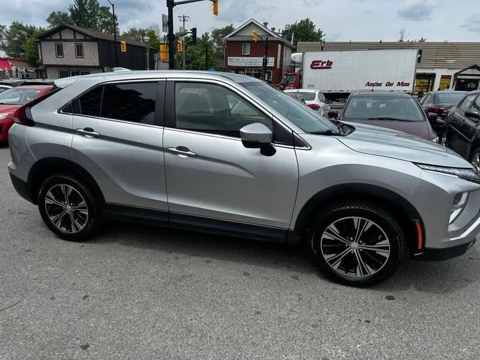 2022 Mitsubishi Eclipse Cross - Image 3 of 17