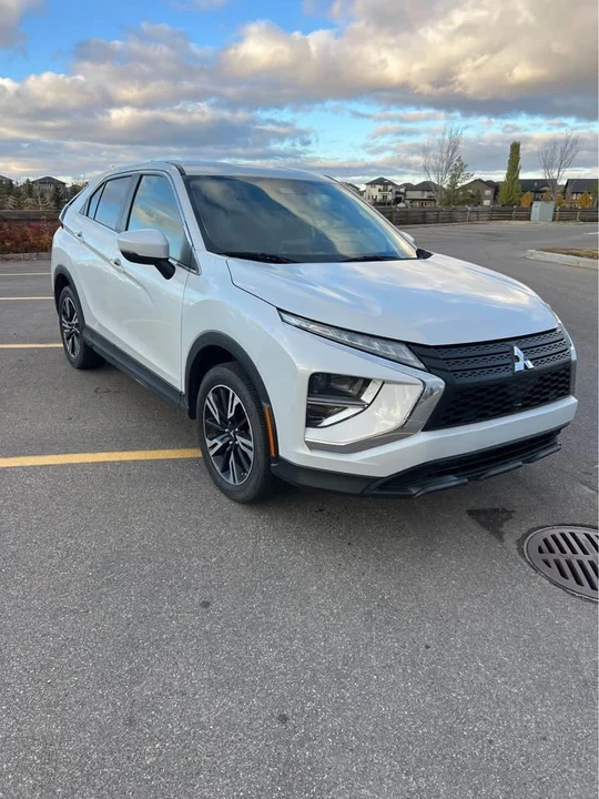 2022 Mitsubishi Eclipse Cross - Image 2 of 15