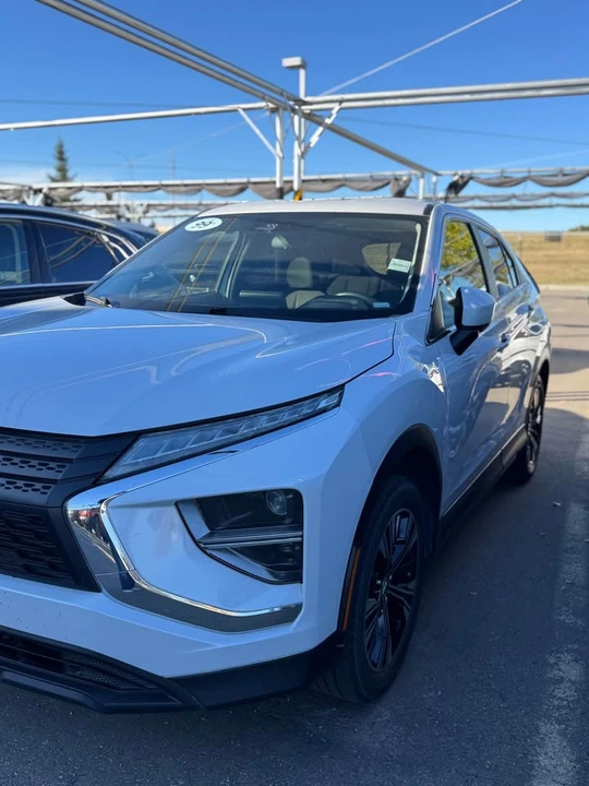 2022 Mitsubishi Eclipse Cross - Image 2 of 12