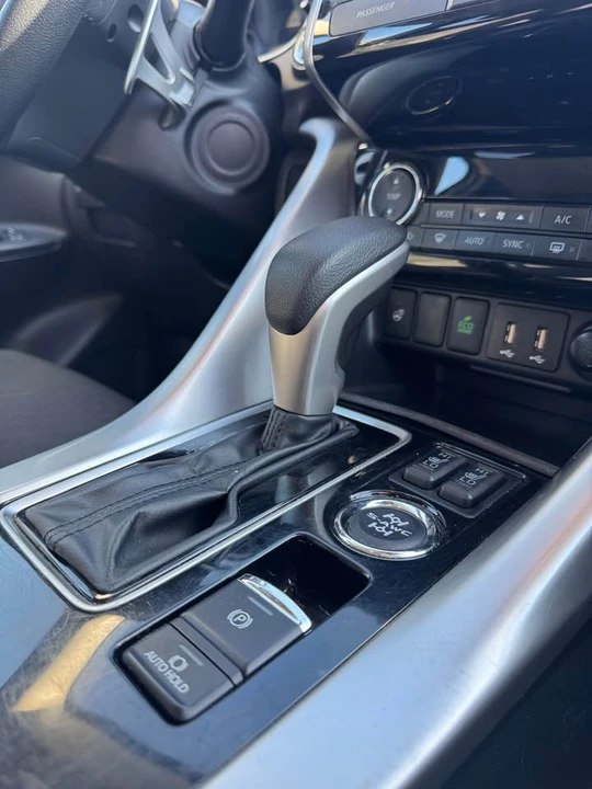 2022 Mitsubishi Eclipse Cross - Image 7 of 12