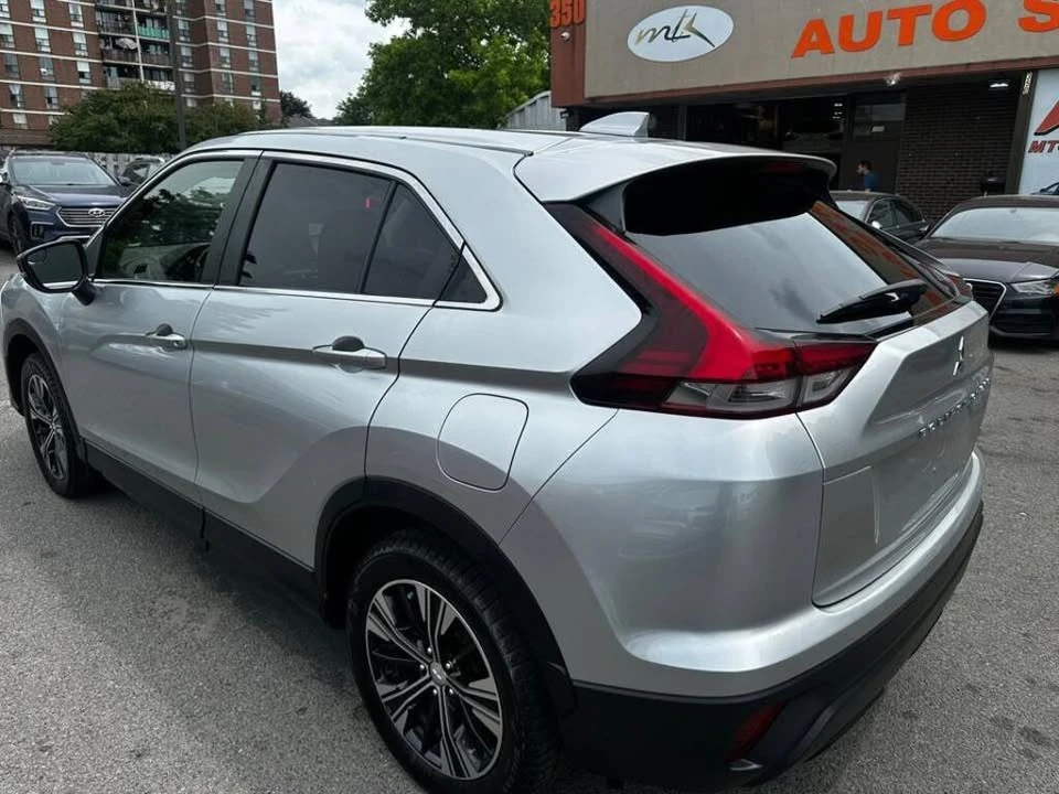 2022 Mitsubishi Eclipse Cross - Image 2 of 18