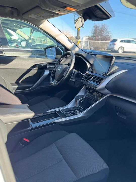 2022 Mitsubishi Eclipse Cross - Image 5 of 12