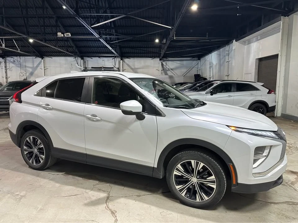 2022 Mitsubishi Eclipse Cross - Image 4 of 9