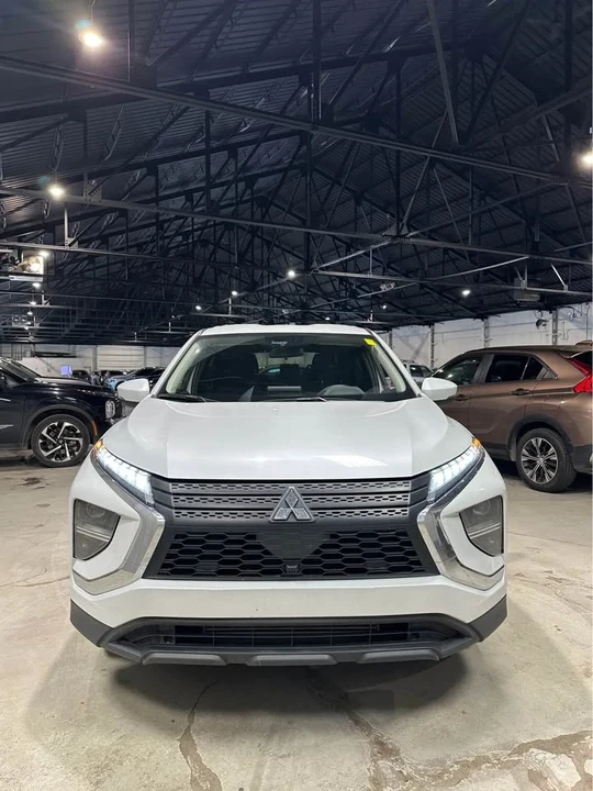 2022 Mitsubishi Eclipse Cross - Image 2 of 9