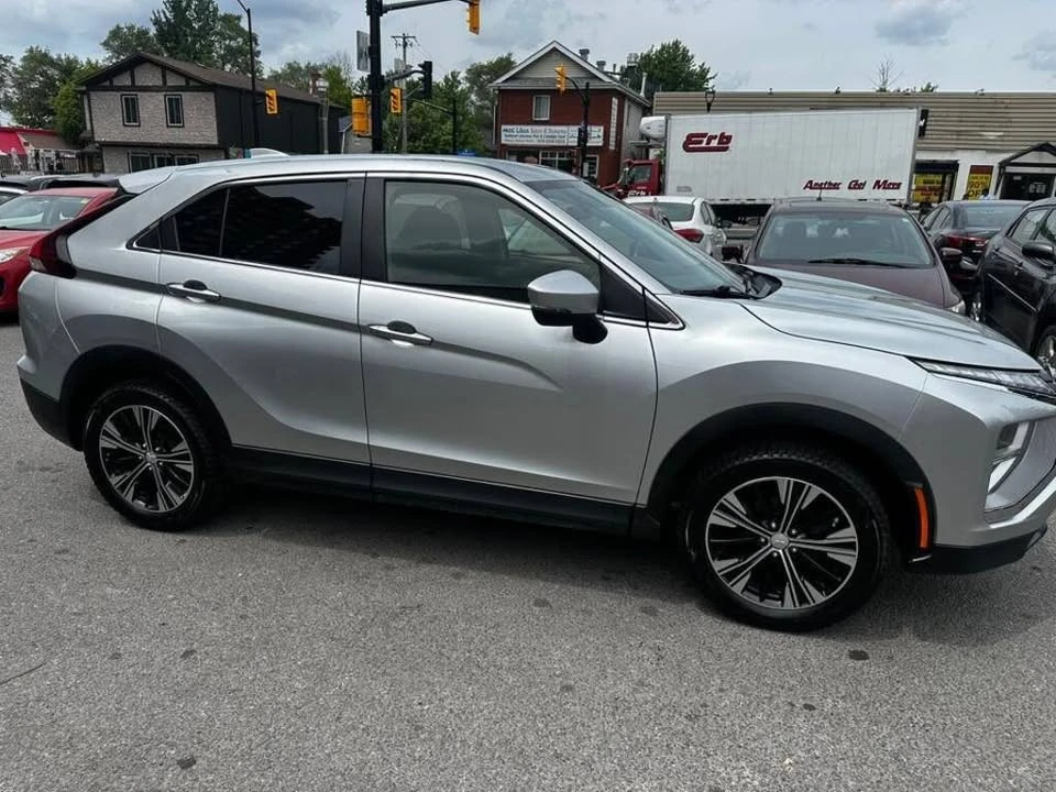 2022 Mitsubishi Eclipse Cross - Image 3 of 18