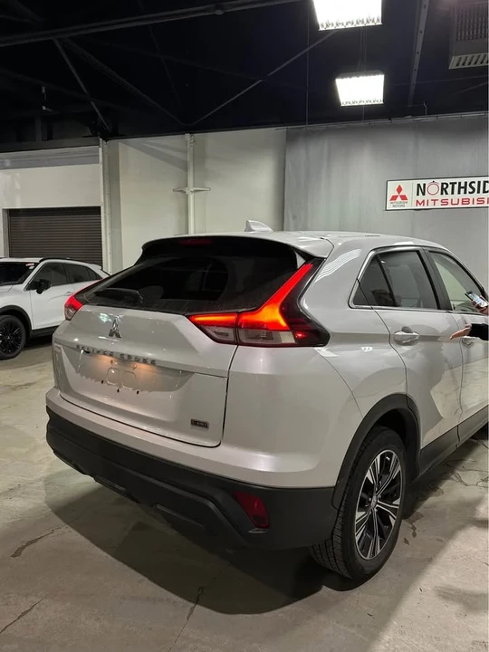 2022 Mitsubishi Eclipse Cross - Image 5 of 9